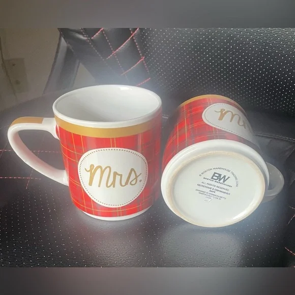 Boston Warehouse Red and Gold Mugs Classic Dining Set - Picture 2 of 3